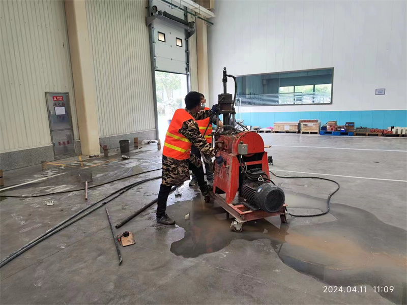 岑巩厂房地面下沉塌陷注浆加固施工